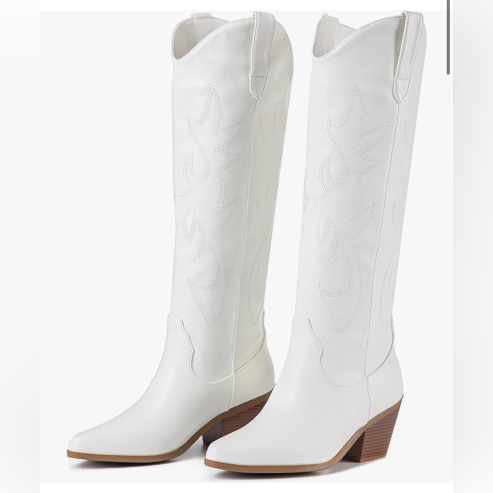 Women’s White Knee-high Cowgirl Boots Size 8